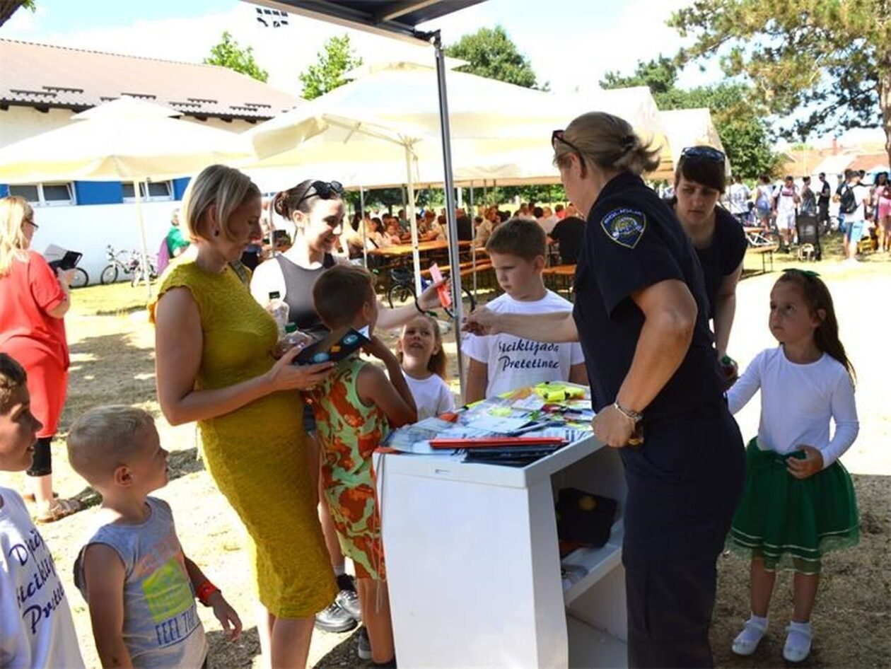 MALI BICIKLISTI NA POLIGONU Dječja biciklijada u Pretetincu spojila zabavu i edukaciju (2)
