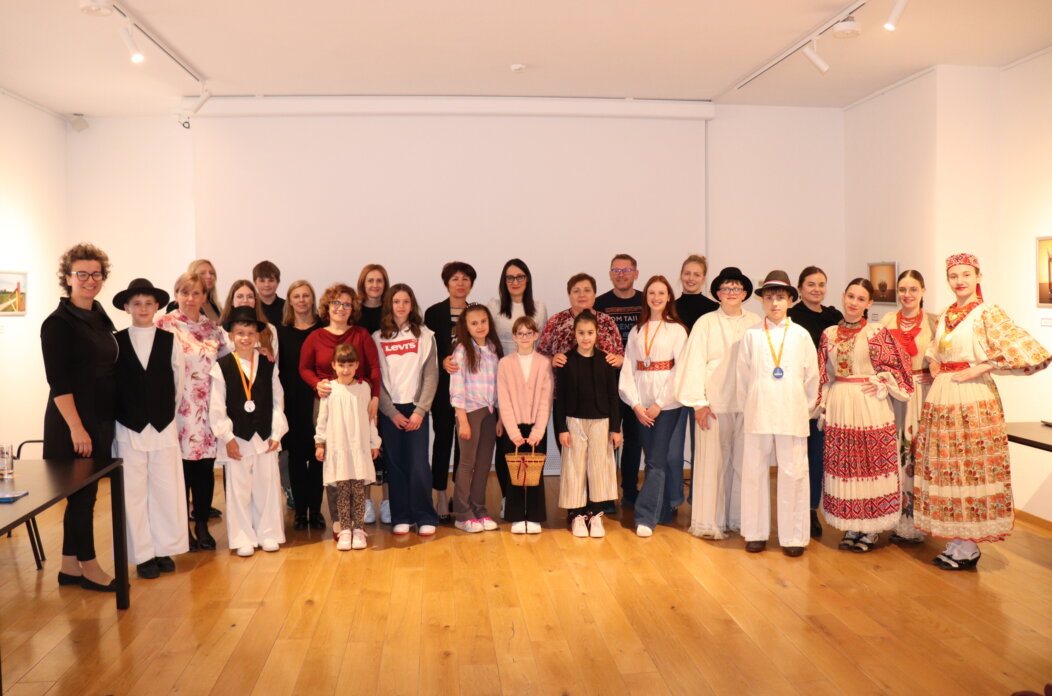 MALI SKOLSKI KUSTOSI (1) MALI SKOLSKI KUSTOSI (1)