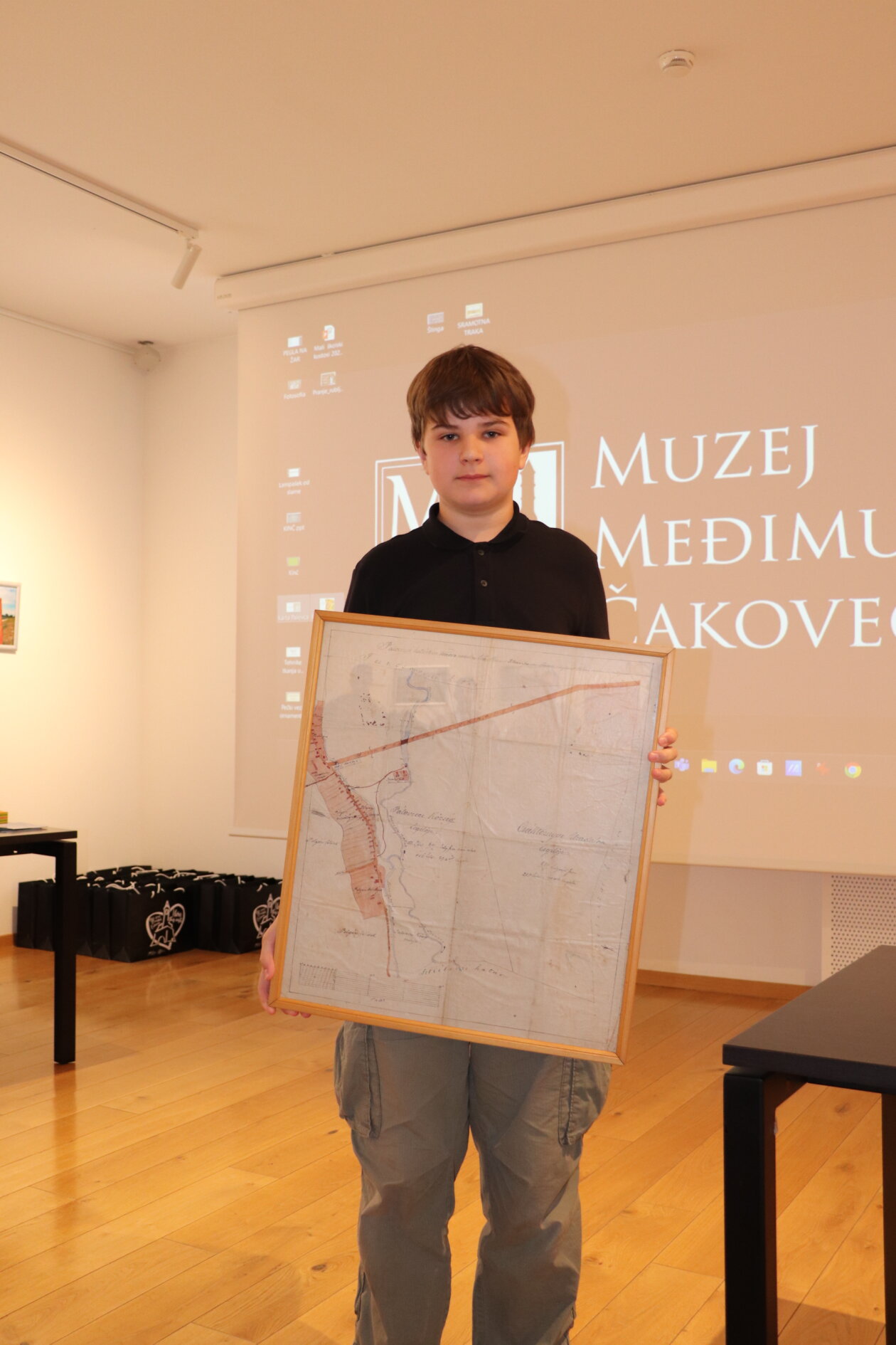 MALI SKOLSKI KUSTOSI (11)