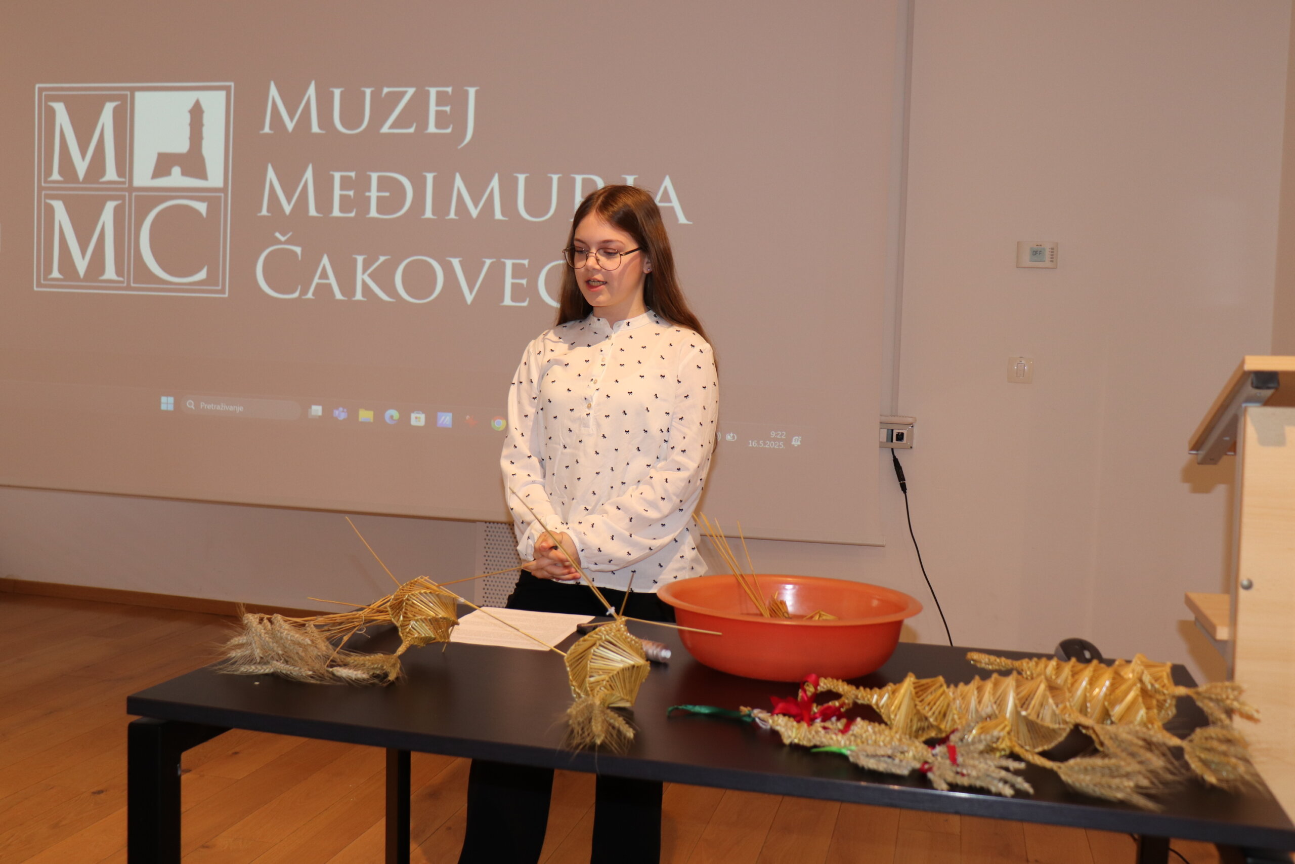 MALI SKOLSKI KUSTOSI (12) MALI SKOLSKI KUSTOSI (12)