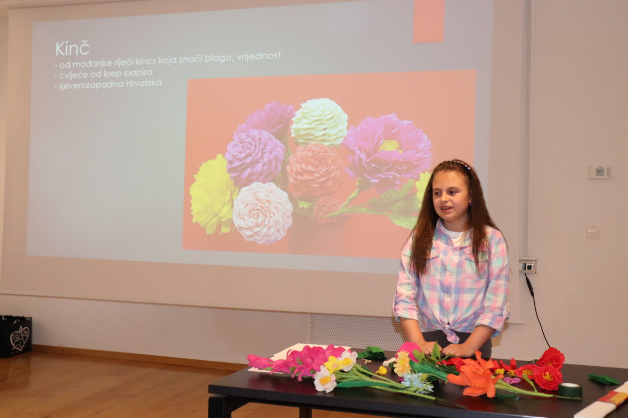 MALI SKOLSKI KUSTOSI (15)