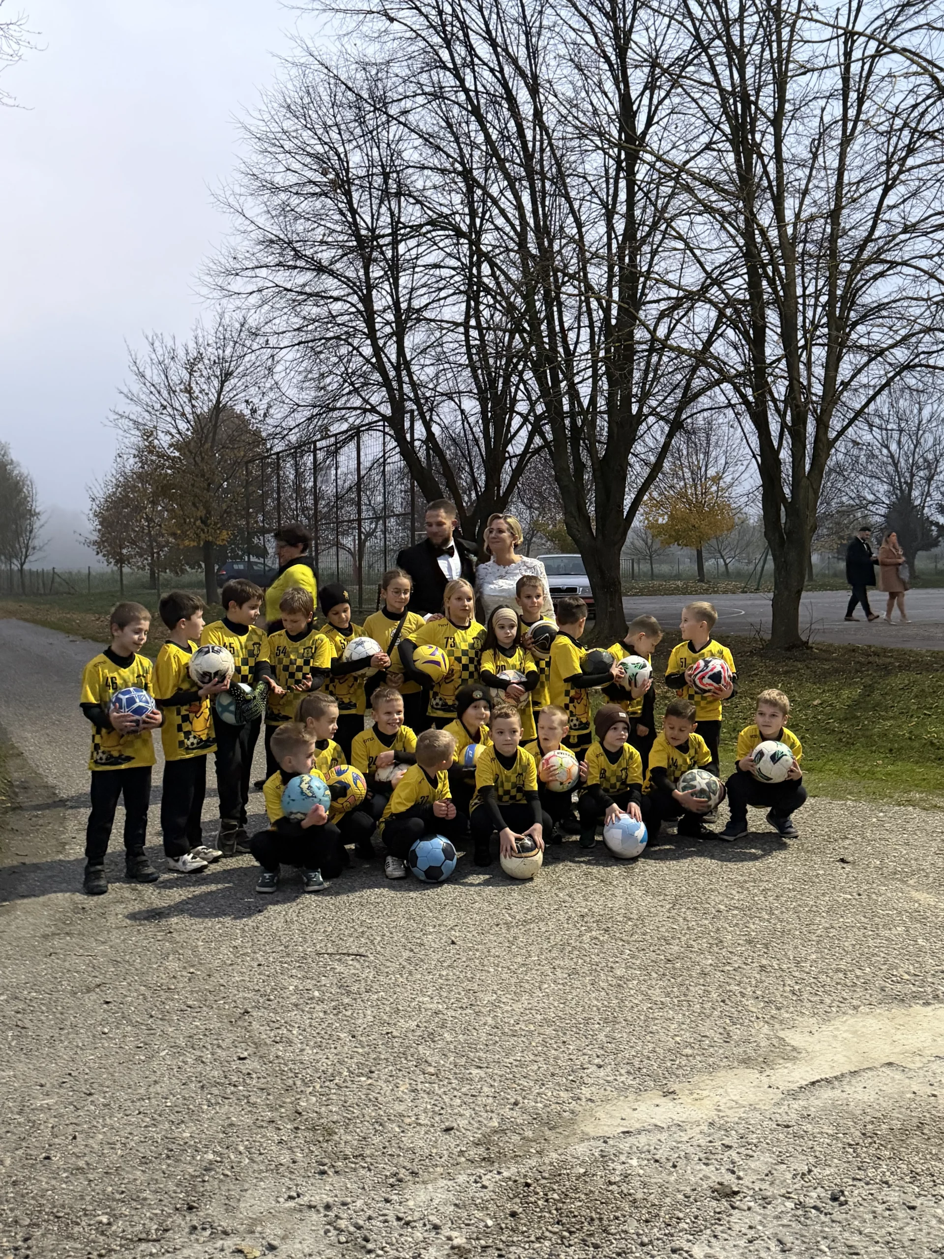 MALI ŽIBEKI IZNENADILI TRENERA FILIPA Dirljiv špalir (13)