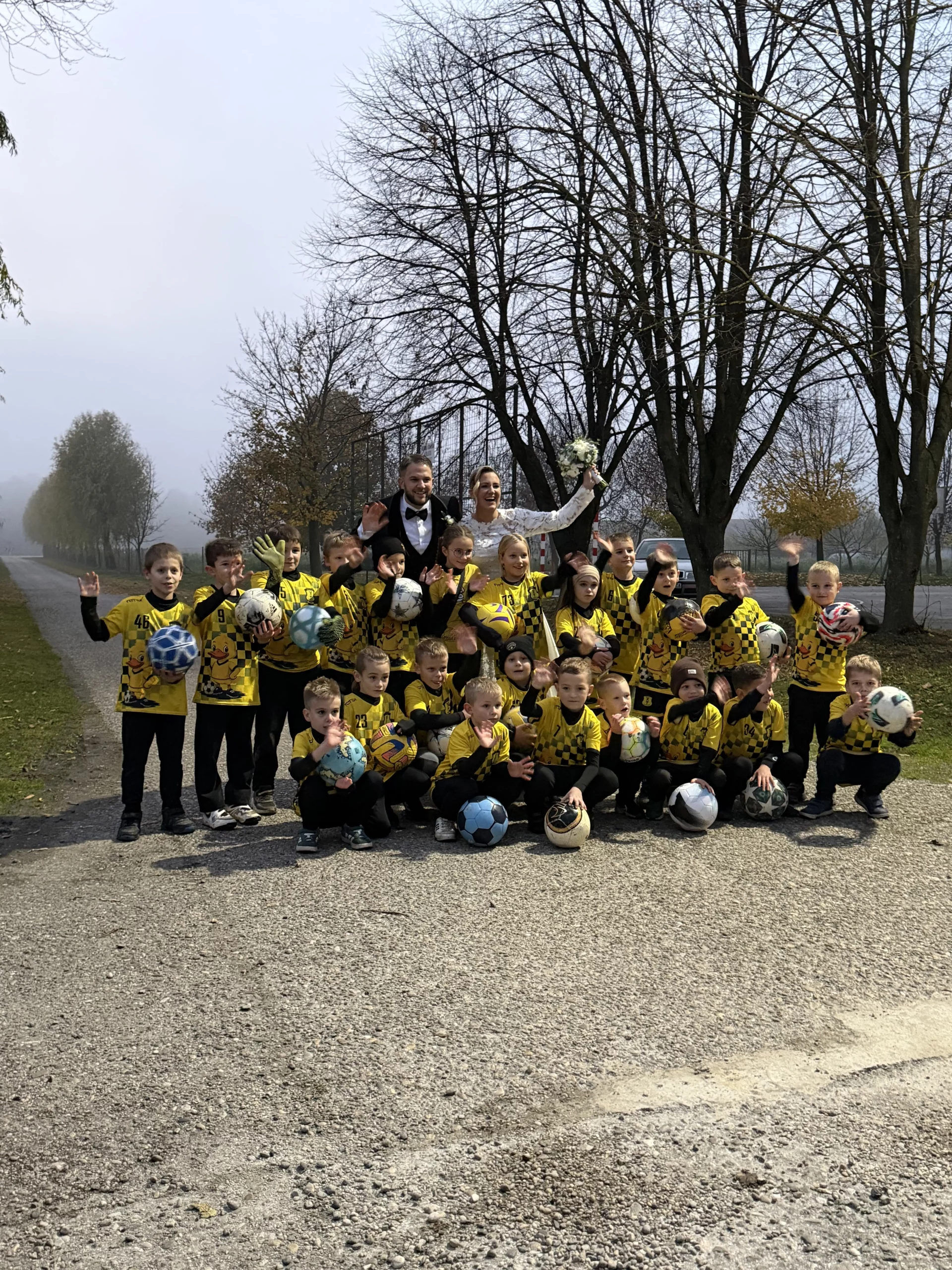 MALI ŽIBEKI IZNENADILI TRENERA FILIPA Dirljiv špalir (18)