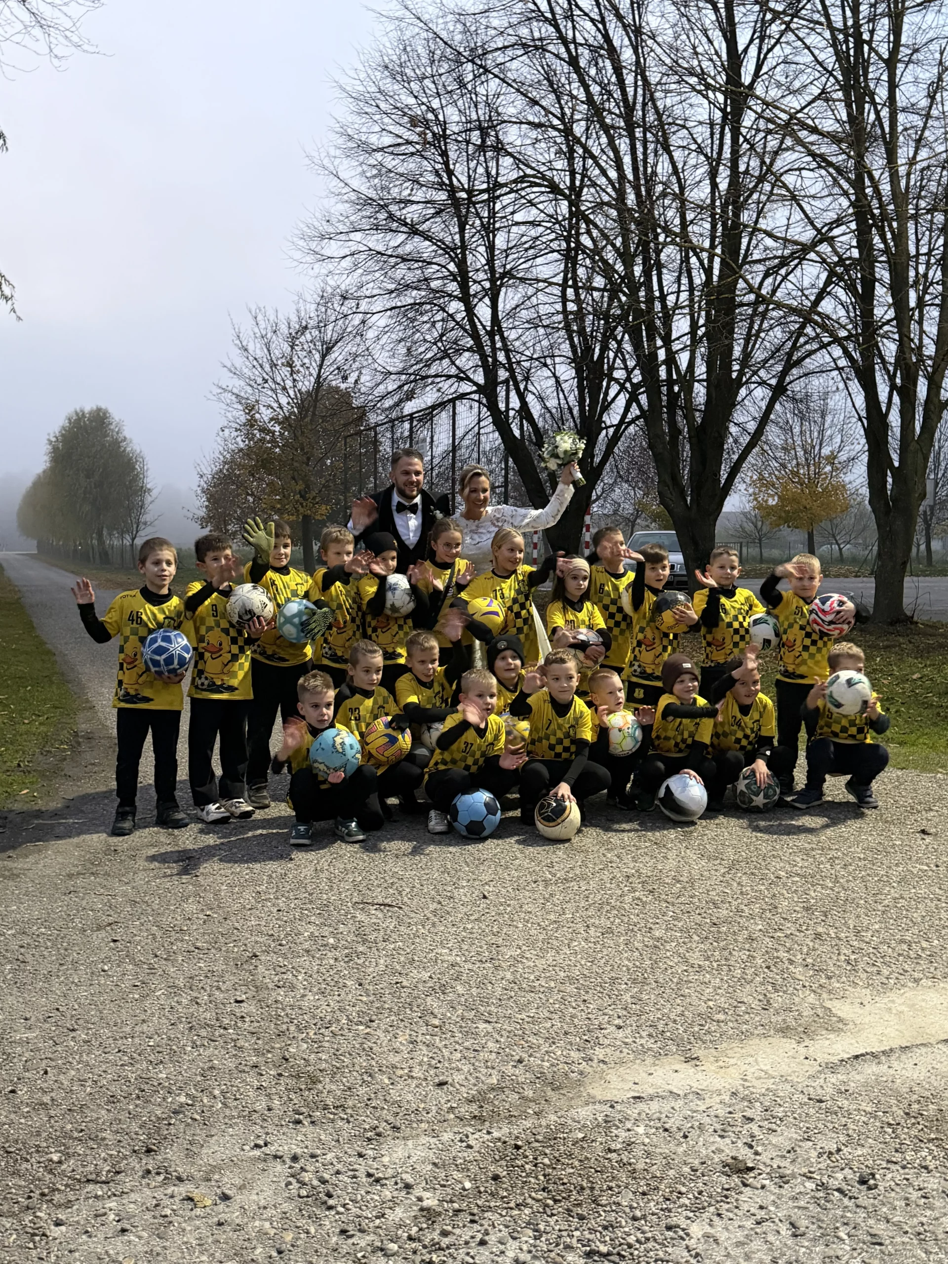 MALI ŽIBEKI IZNENADILI TRENERA FILIPA Dirljiv špalir (19)