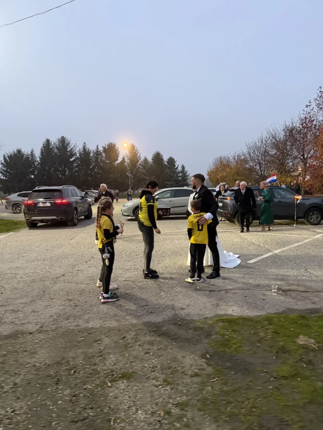 MALI ŽIBEKI IZNENADILI TRENERA FILIPA Dirljiv špalir (2) MALI ŽIBEKI IZNENADILI TRENERA FILIPA Dirljiv špalir (2)