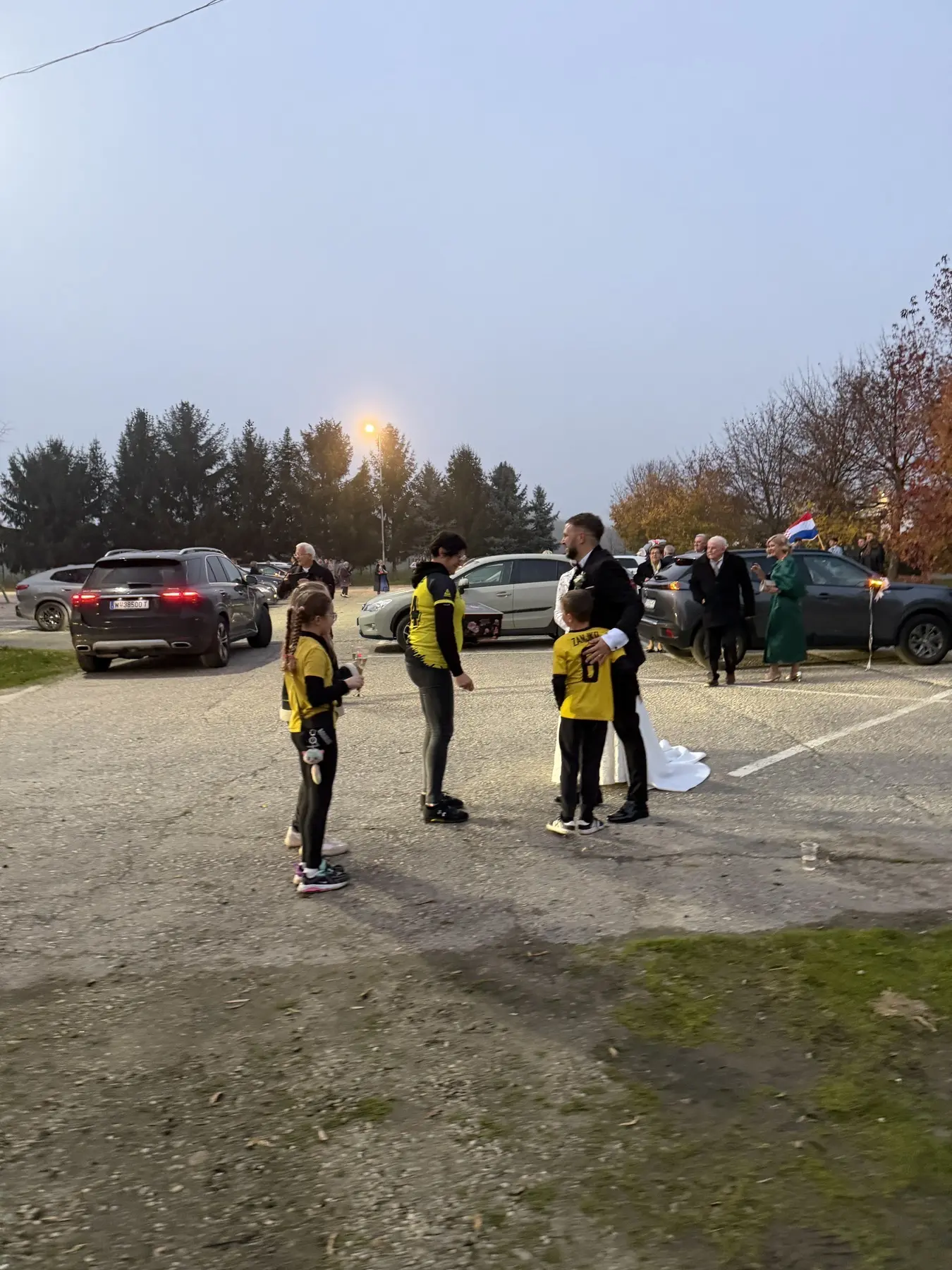 MALI ŽIBEKI IZNENADILI TRENERA FILIPA Dirljiv špalir (2)