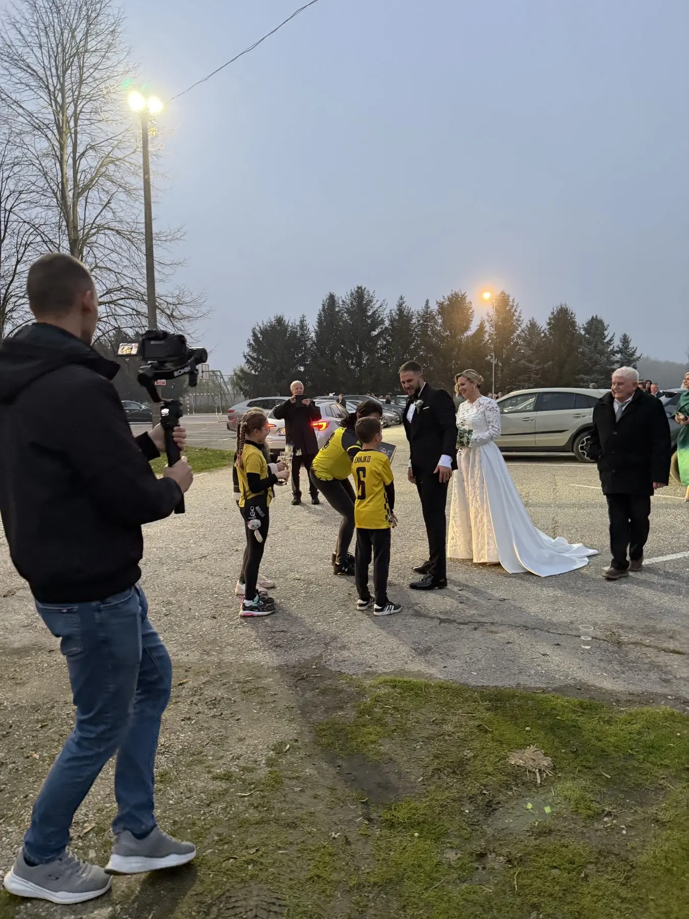 MALI ŽIBEKI IZNENADILI TRENERA FILIPA Dirljiv špalir (3)