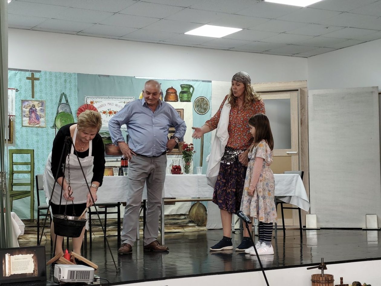 MAMIČINA ŠKRIJA U Gornjem Kraljevcu proslavljena uz novu knjigu baštine (15)