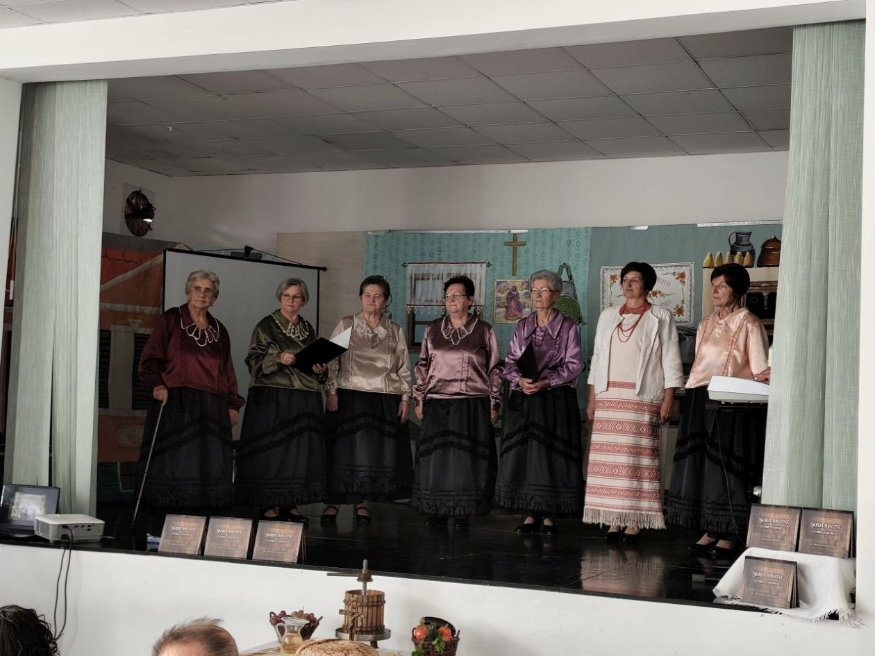 MAMIČINA ŠKRIJA U Gornjem Kraljevcu proslavljena uz novu knjigu baštine (20)