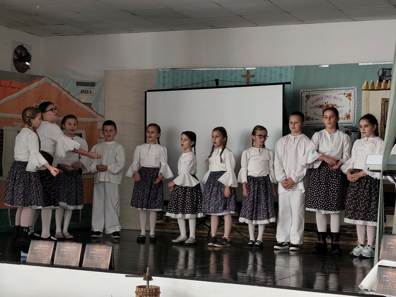 MAMIČINA ŠKRIJA U Gornjem Kraljevcu proslavljena uz novu knjigu baštine (23)