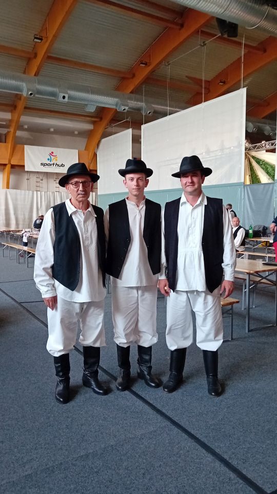 MATEJ MAĐARIĆ Bisernicom i osmijehom osvajam srca publike diljem Međimurja (3) MATEJ MAĐARIĆ Bisernicom i osmijehom osvajam srca publike diljem Međimurja (3)