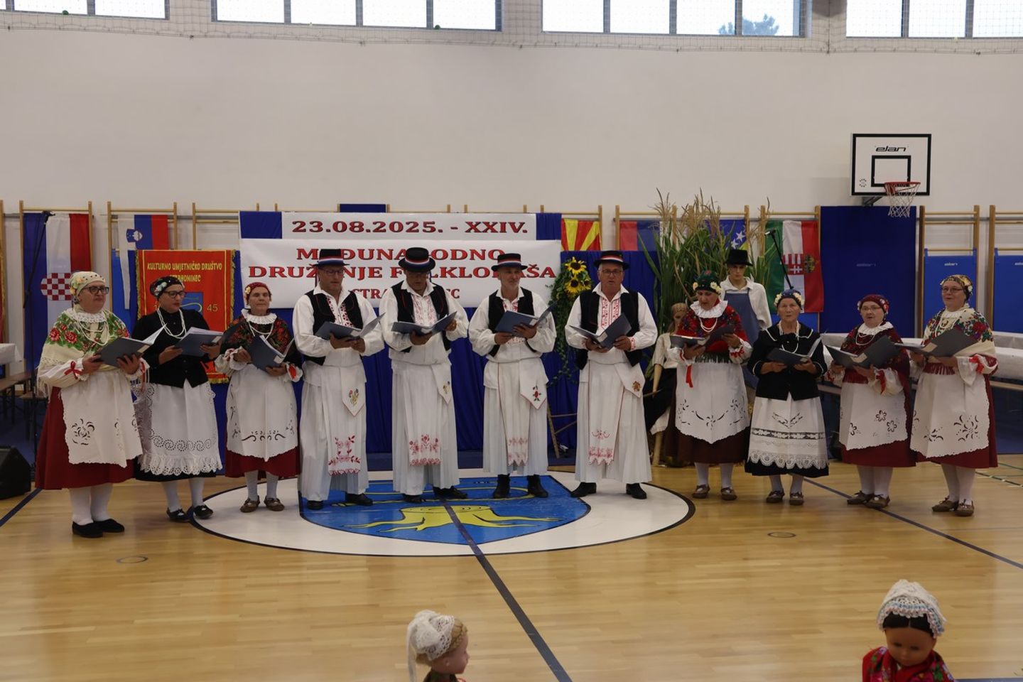 MEĐUNARODNI SUSRET Strahoninec ugostio folkloraše iz Hrvatske i susjednih zemalja (1)