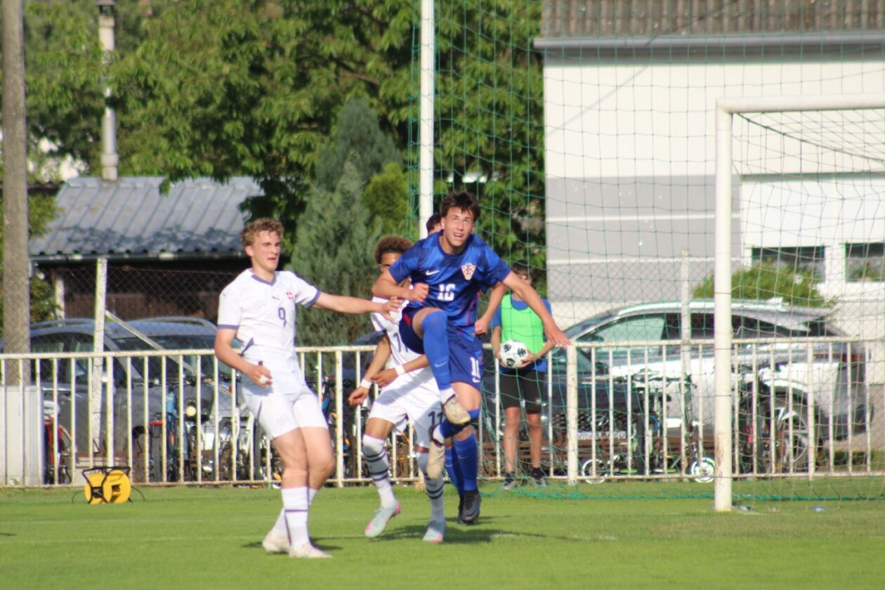 MEMORIJAL ‘VLATKO MARKOVIĆ’ Hrvatska U-15 slavila protiv Švicarske na otvaranju turnira (40) MEMORIJAL ‘VLATKO MARKOVIĆ’ Hrvatska U-15 slavila protiv Švicarske na otvaranju turnira (40)