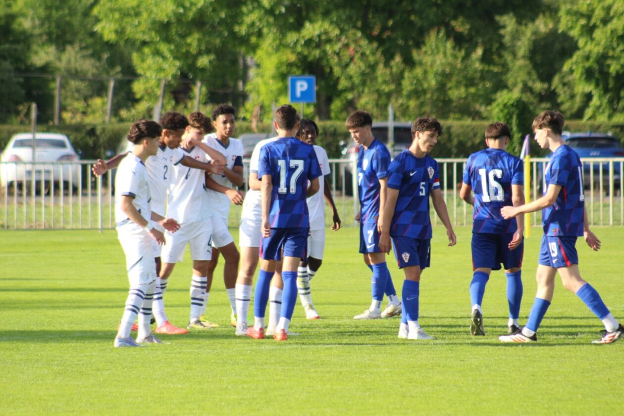 MEMORIJAL ‘VLATKO MARKOVIĆ’ Hrvatska U-15 slavila protiv Švicarske na otvaranju turnira (48) MEMORIJAL ‘VLATKO MARKOVIĆ’ Hrvatska U-15 slavila protiv Švicarske na otvaranju turnira (48)