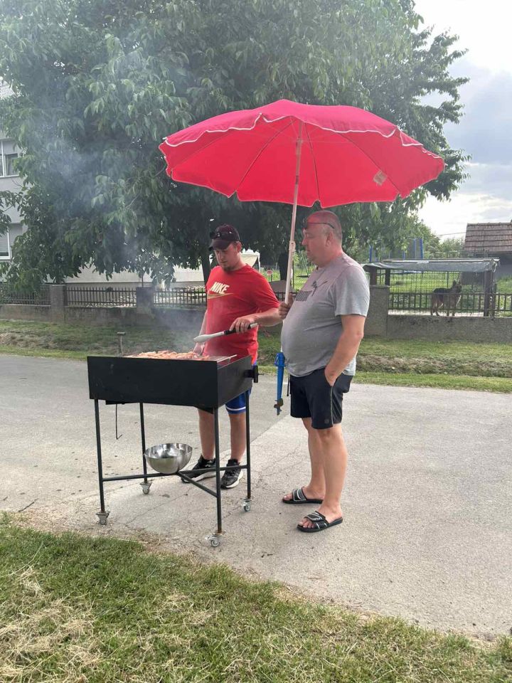 MIHOVLJAN Susjedi u ulici Marka Kovača pokazali kako izgleda pravo dobrosusjedsko druženje (26)