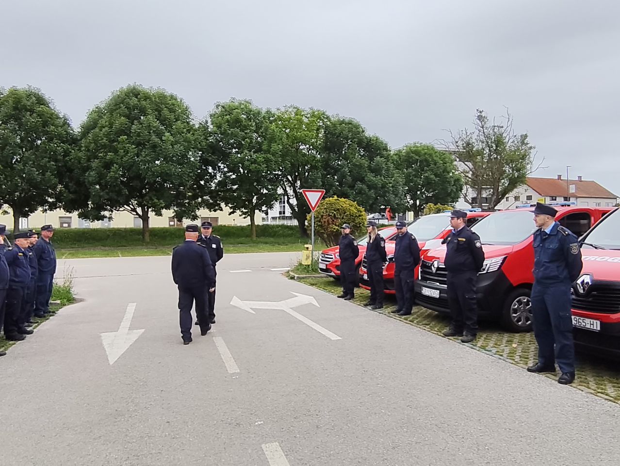 MIMOHOD VOZILA Defile kroz Čakovec obilježio kraj svibnja, mjeseca zaštite od požara (21)