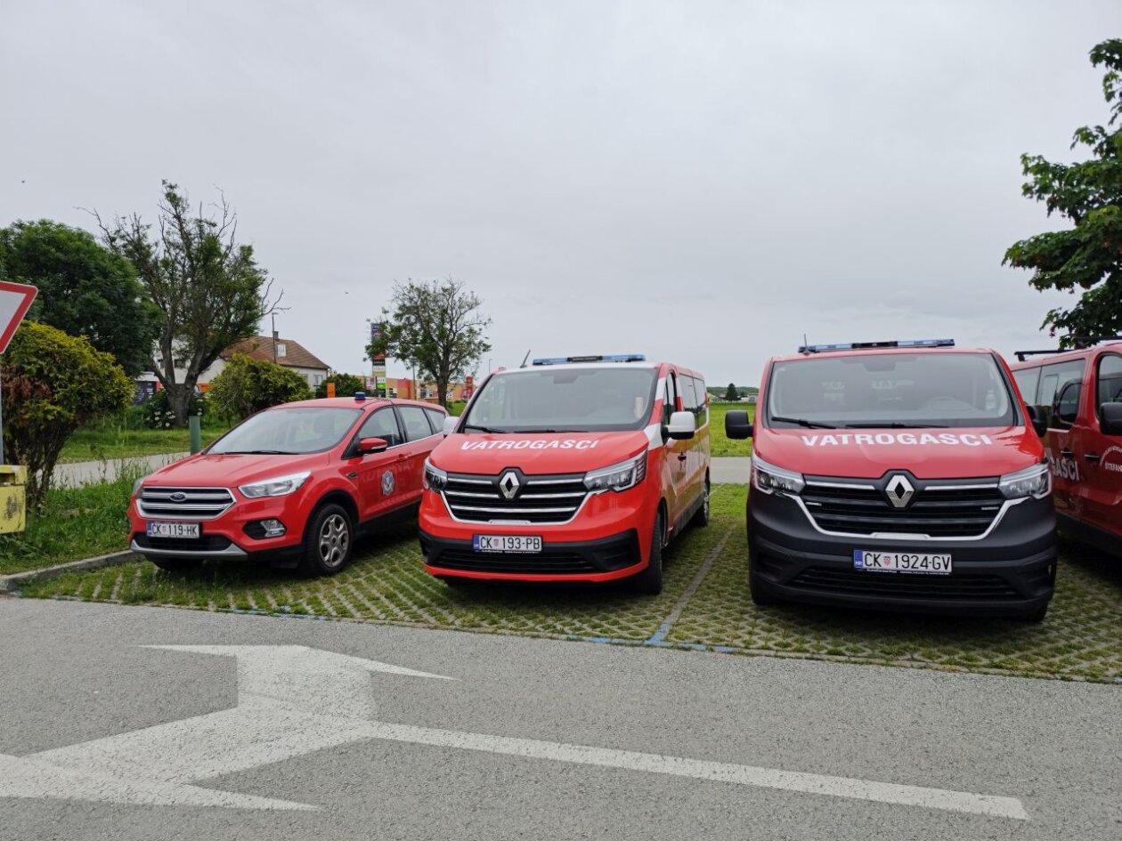 MIMOHOD VOZILA Defile kroz Čakovec obilježio kraj svibnja, mjeseca zaštite od požara (26)