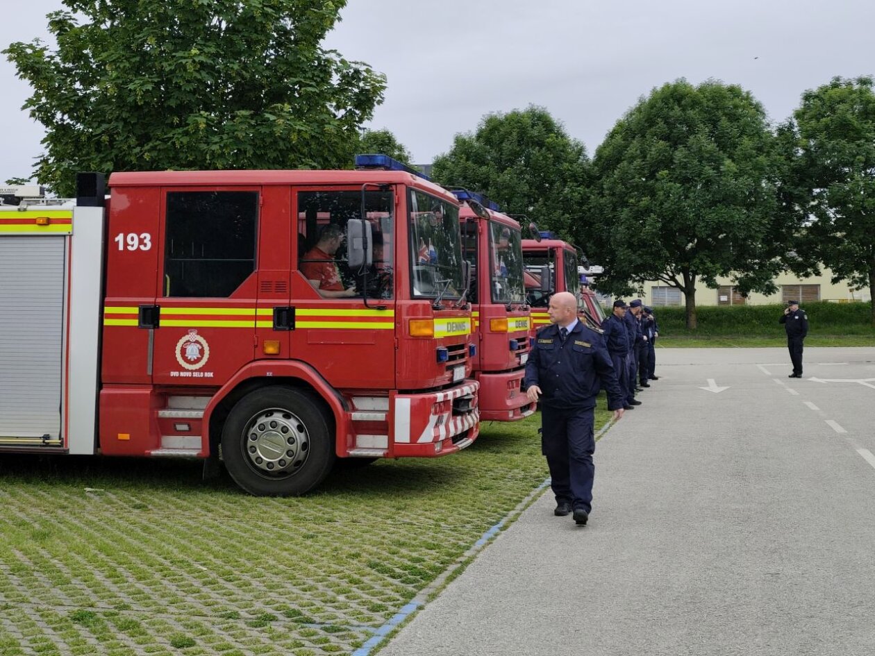 MIMOHOD VOZILA Defile kroz Čakovec obilježio kraj svibnja, mjeseca zaštite od požara (7)
