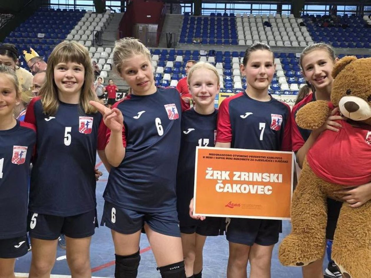 MINI RUKOMET Veliki uspjeh malih Zrinskica – srebro zlatnog sjaja u Karlovcu (5)