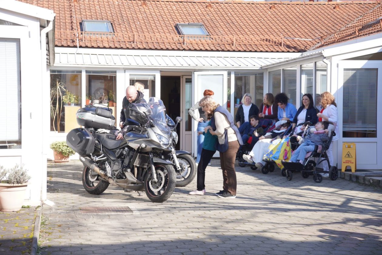 MK Pikač donacija Dnevni boravak djece dr Antun Bogdan (1) MK Pikač donacija Dnevni boravak djece dr Antun Bogdan (1)