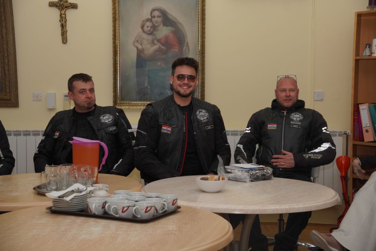 MK Pikač donacija Dnevni boravak djece dr Antun Bogdan (11) MK Pikač donacija Dnevni boravak djece dr Antun Bogdan (11)