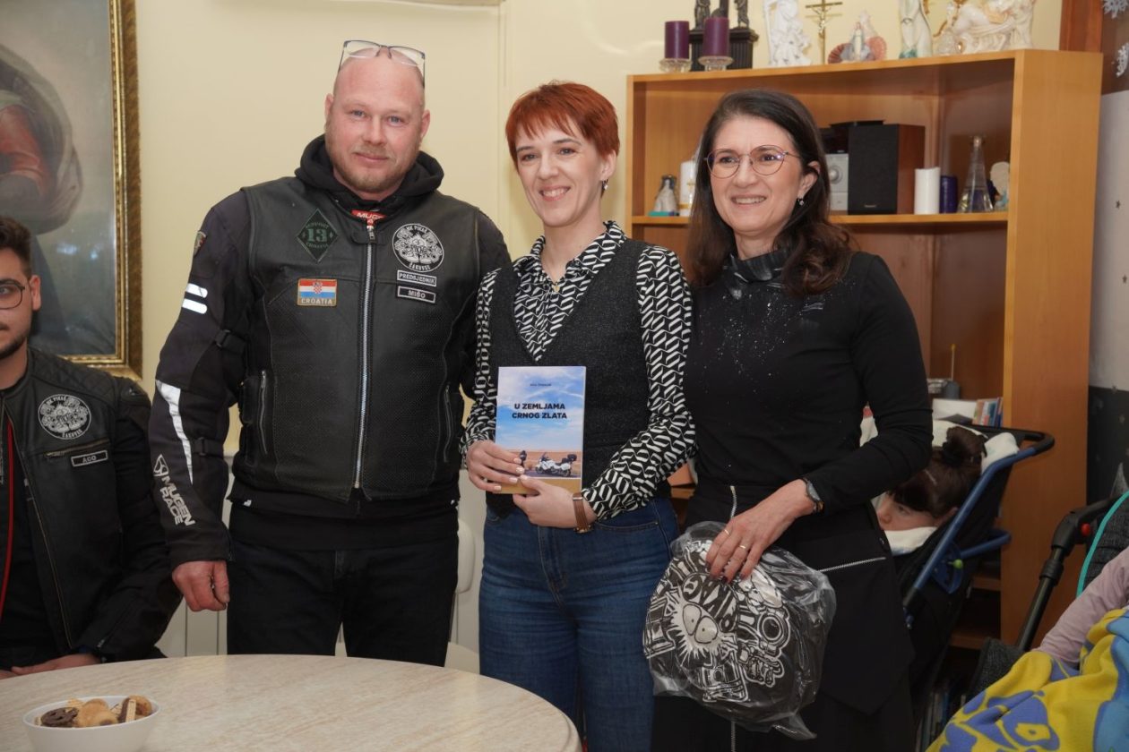 MK Pikač donacija Dnevni boravak djece dr Antun Bogdan (21) MK Pikač donacija Dnevni boravak djece dr Antun Bogdan (21)