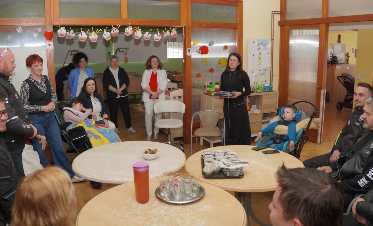 MK Pikač donacija Dnevni boravak djece dr Antun Bogdan (23) MK Pikač donacija Dnevni boravak djece dr Antun Bogdan (23)