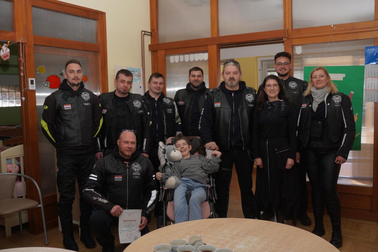 MK Pikač donacija Dnevni boravak djece dr Antun Bogdan (35) MK Pikač donacija Dnevni boravak djece dr Antun Bogdan (35)