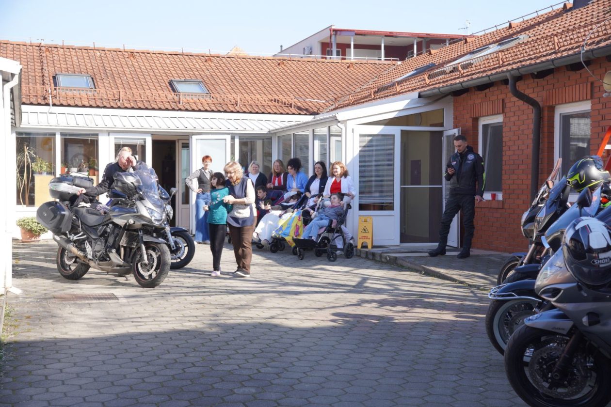 MK Pikač donacija Dnevni boravak djece dr Antun Bogdan (41) MK Pikač donacija Dnevni boravak djece dr Antun Bogdan (41)