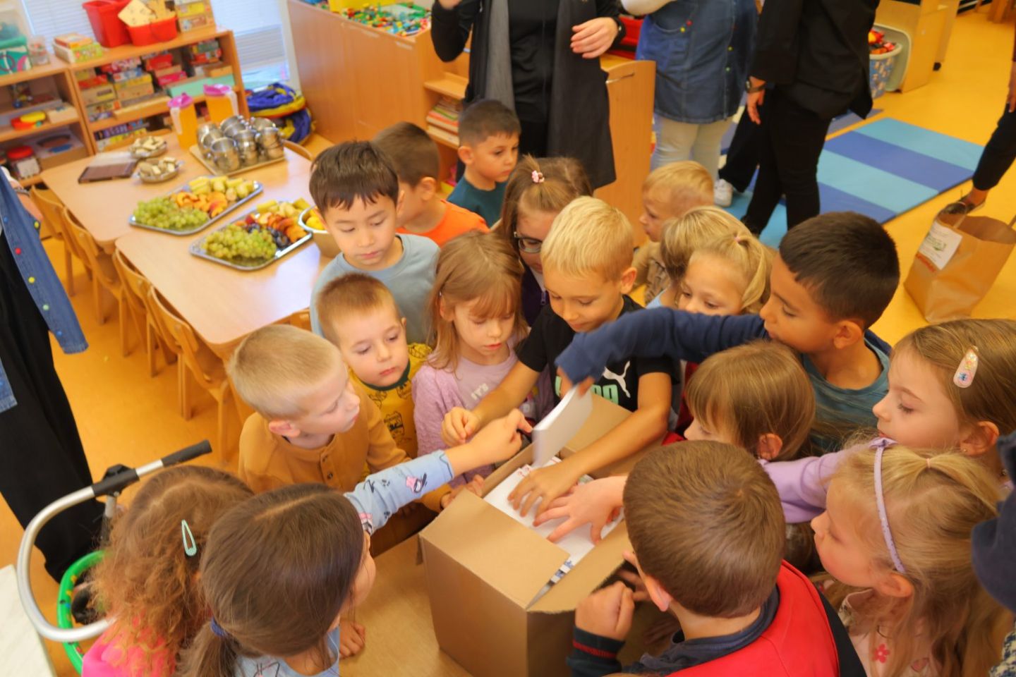 MLADI EKOLOZI Uručene nagrade sakupljačima starog papira iz DV Stonoga Novo Selo Rok i Pčelicama iz Ivanovca (5)