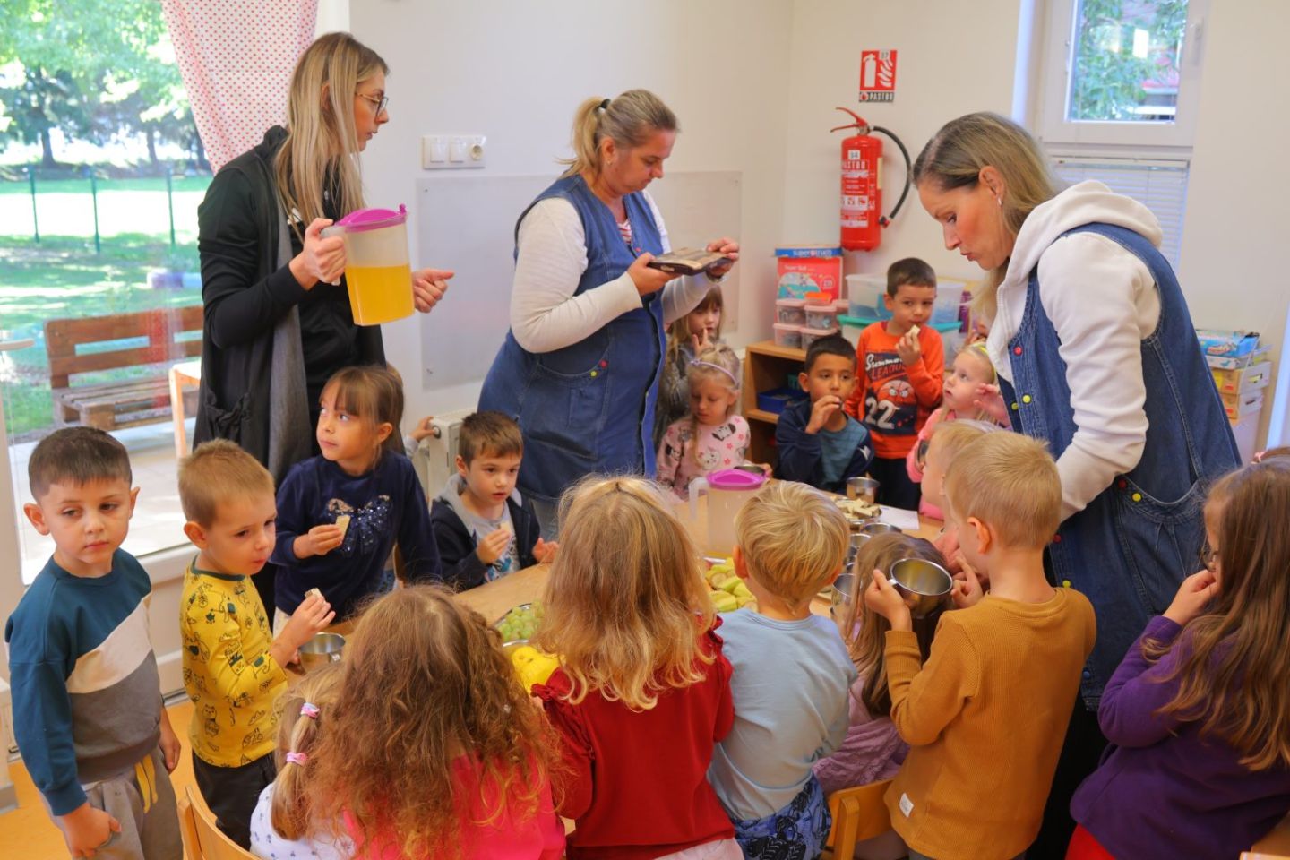 MLADI EKOLOZI Uručene nagrade sakupljačima starog papira iz DV Stonoga Novo Selo Rok i Pčelicama iz Ivanovca (8)