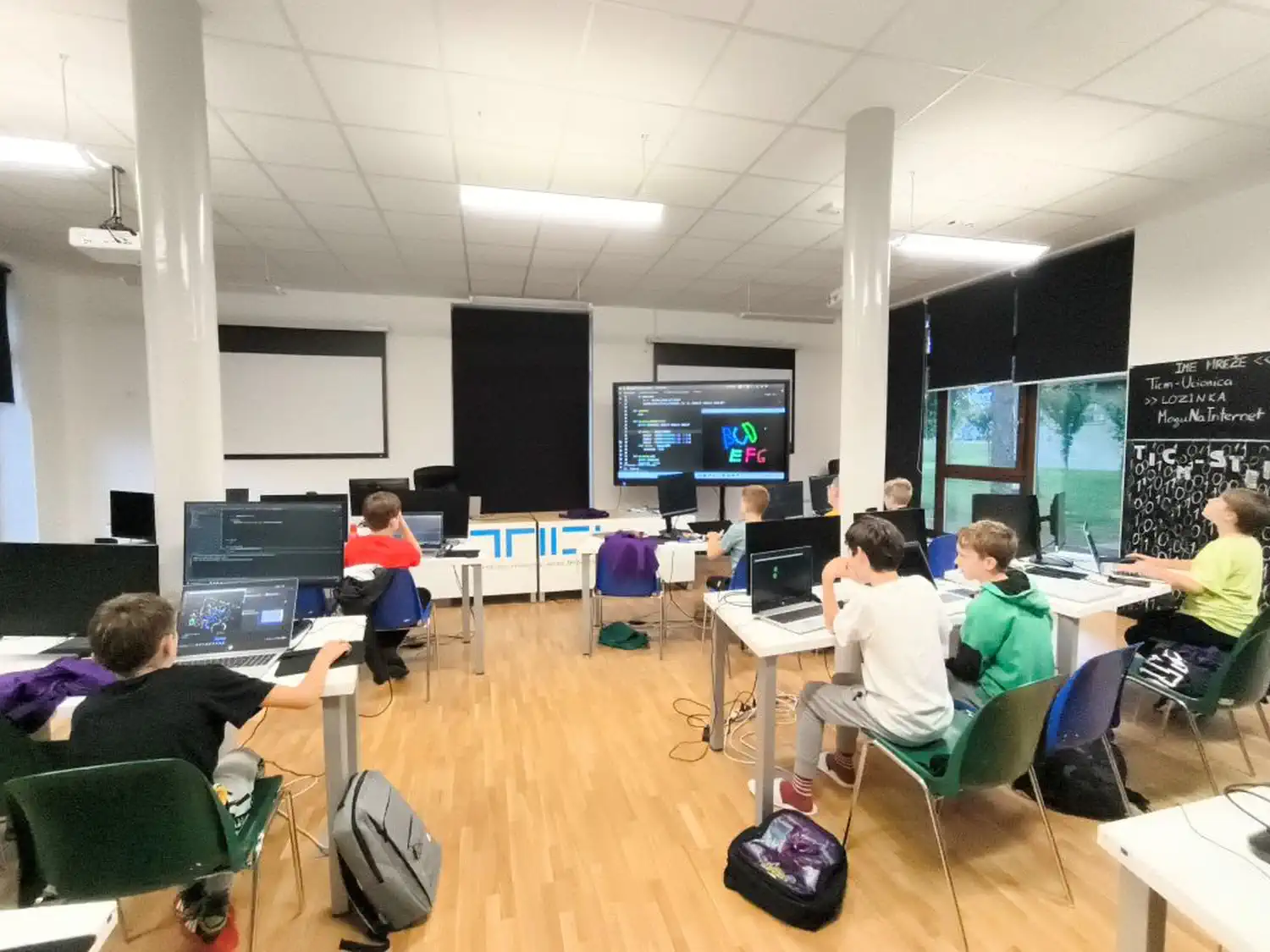 MLADI GENIJALCI Uspješno završene radionice ‘Razvoj računalnih igara’ i ‘Razmišljaj računalno’ (2)