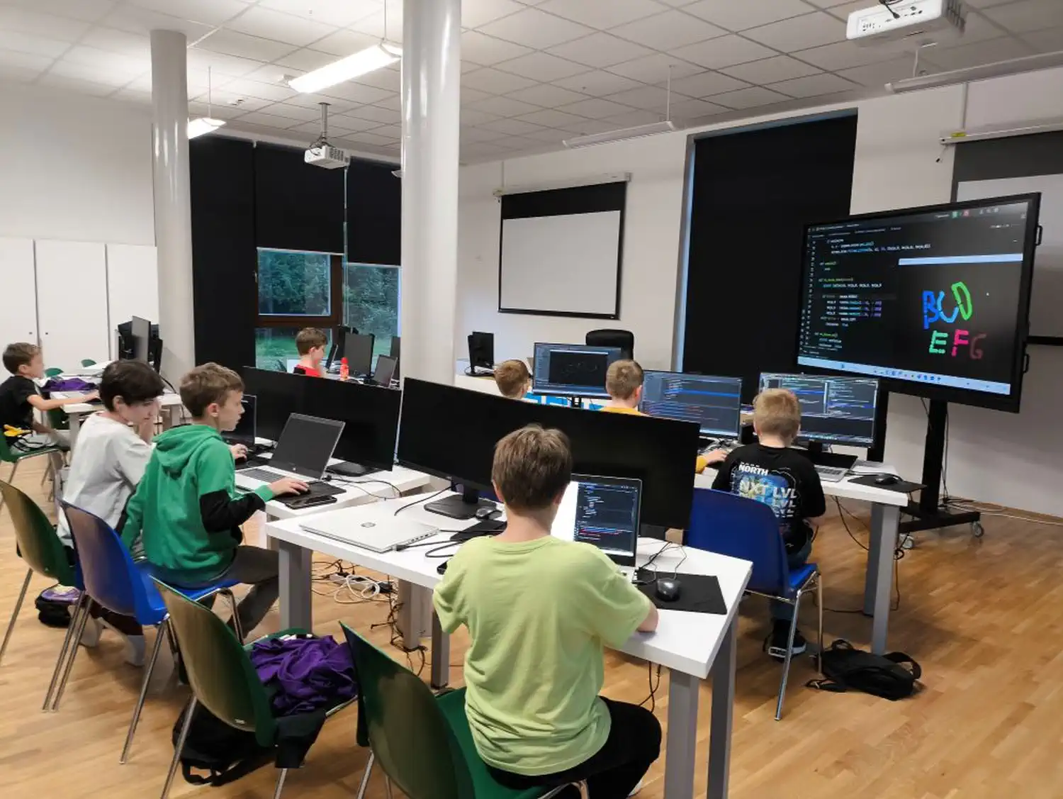 MLADI GENIJALCI Uspješno završene radionice ‘Razvoj računalnih igara’ i ‘Razmišljaj računalno’ (4)