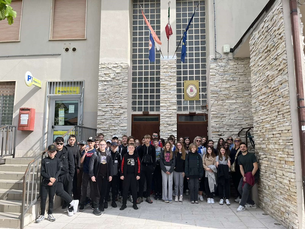 MLADI GEOGRAFI Četiri dana u Italiji Učenici III. OŠ Čakovec u posjetu moliškim Hrvatima (18)