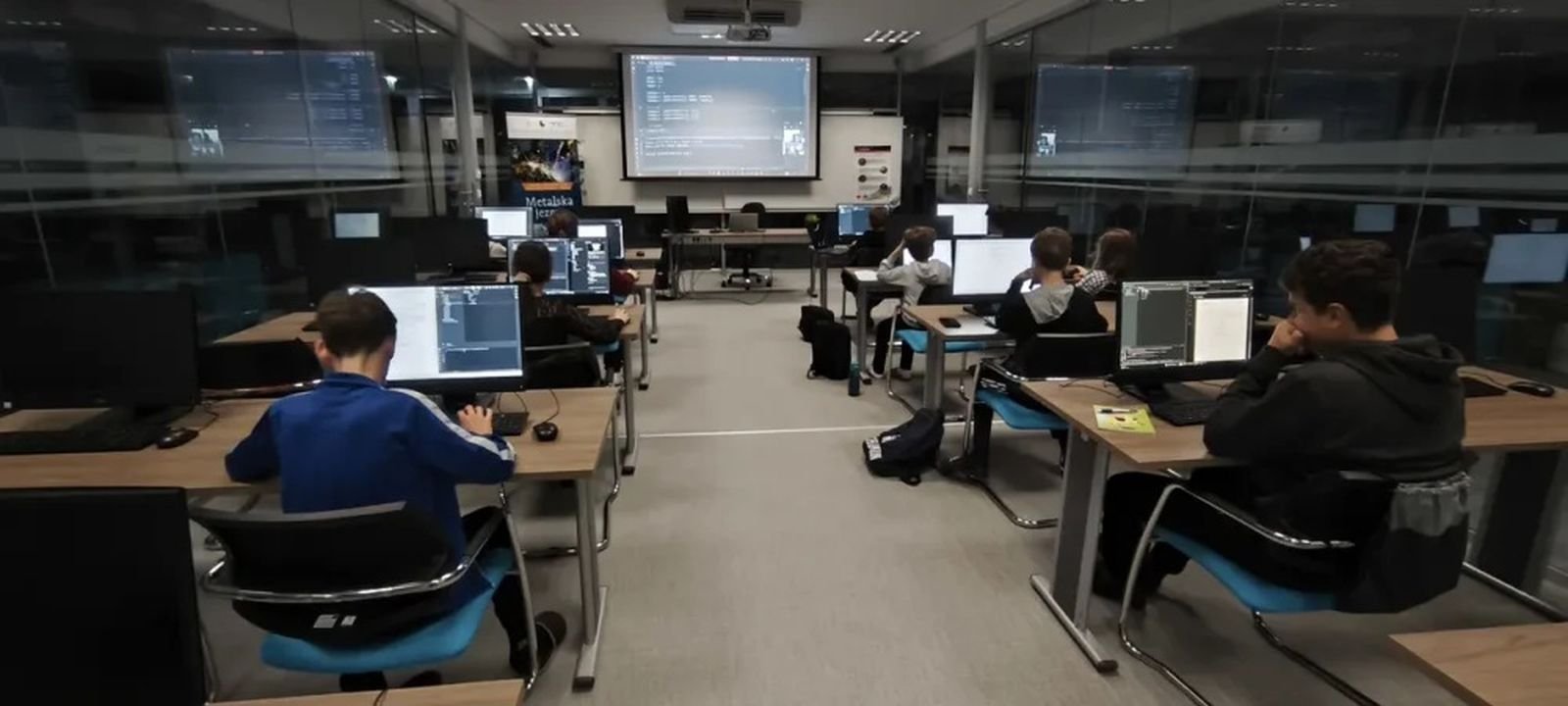 MLADI PROGRAMERI Udruga MIS provela interaktivne radionice robotike i programiranja za djecu i mlade (1)