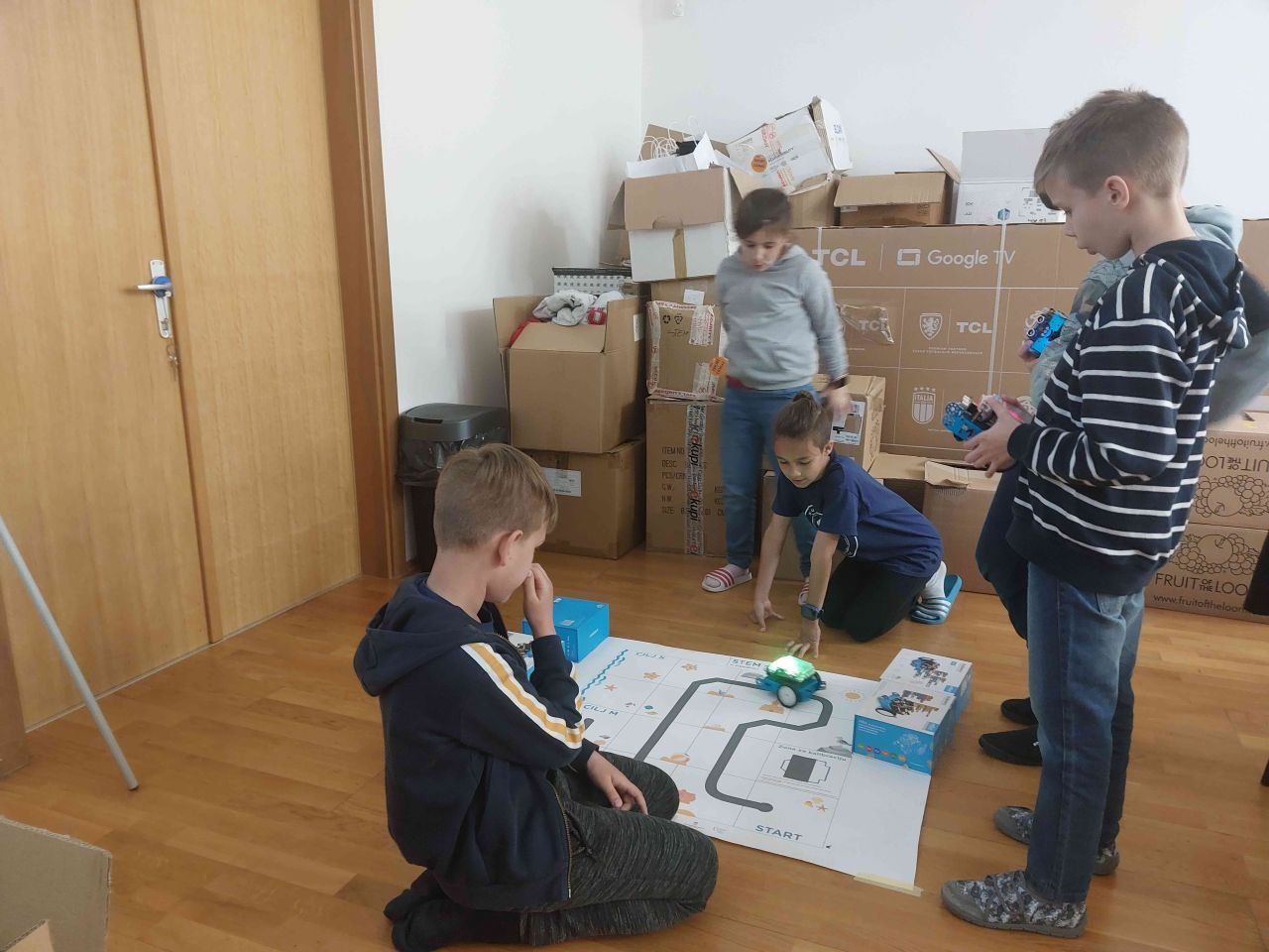 MLADI PROGRAMERI Udruga MIS provela interaktivne radionice robotike i programiranja za djecu i mlade (5)