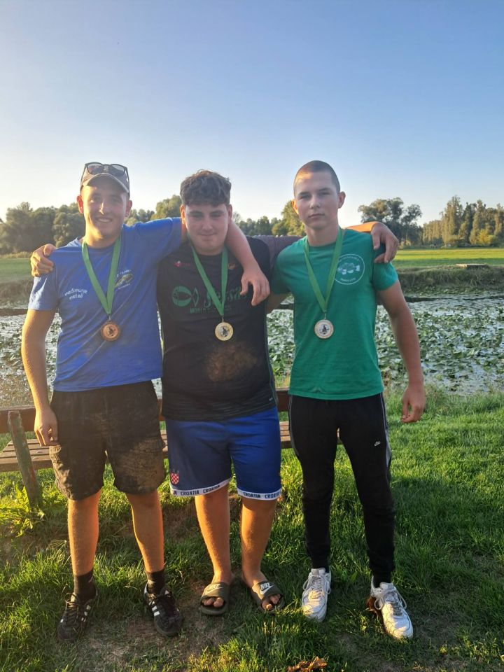 MLADI RIBIČI Održano peto kolo Lige Mladeži 2025. u ribolovu udicom na plovak (12) MLADI RIBIČI Održano peto kolo Lige Mladeži 2025. u ribolovu udicom na plovak (12)