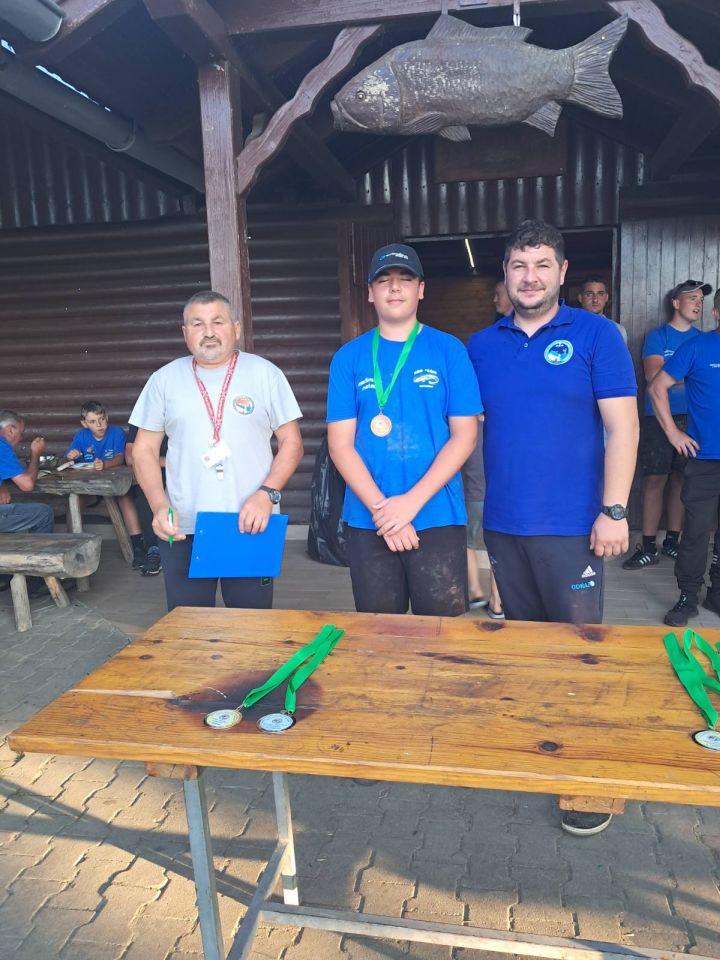 MLADI RIBIČI Održano peto kolo Lige Mladeži 2025. u ribolovu udicom na plovak (13) MLADI RIBIČI Održano peto kolo Lige Mladeži 2025. u ribolovu udicom na plovak (13)