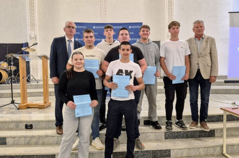 MLADI STIPENDISTI Iz Općine Sveti Martin na Muri osam učenika dobilo potpore