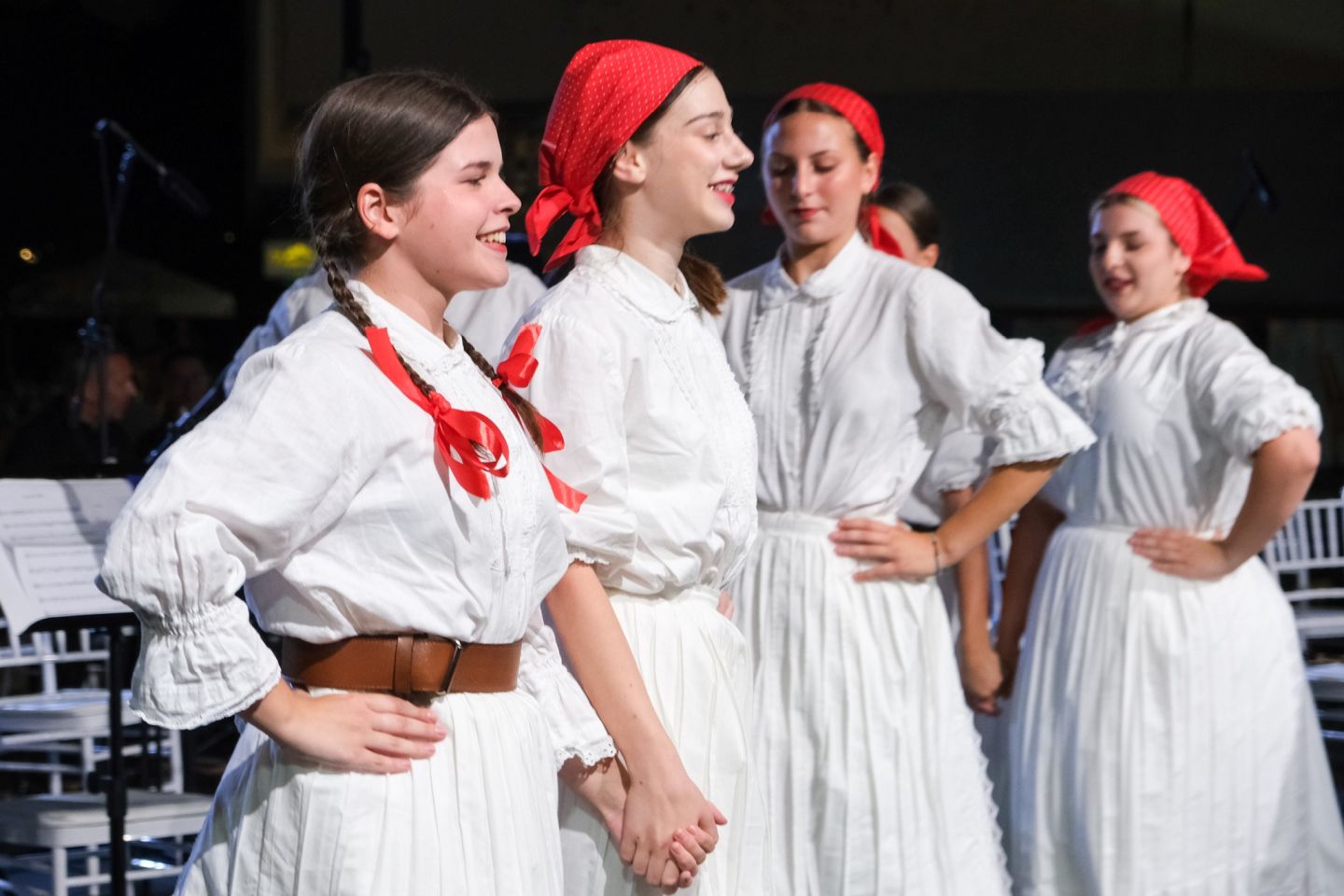 MLADOST NA POZORNICI Gimnazijalci pjesmom i plesom raznježili publiku Porcijunkulova (12)