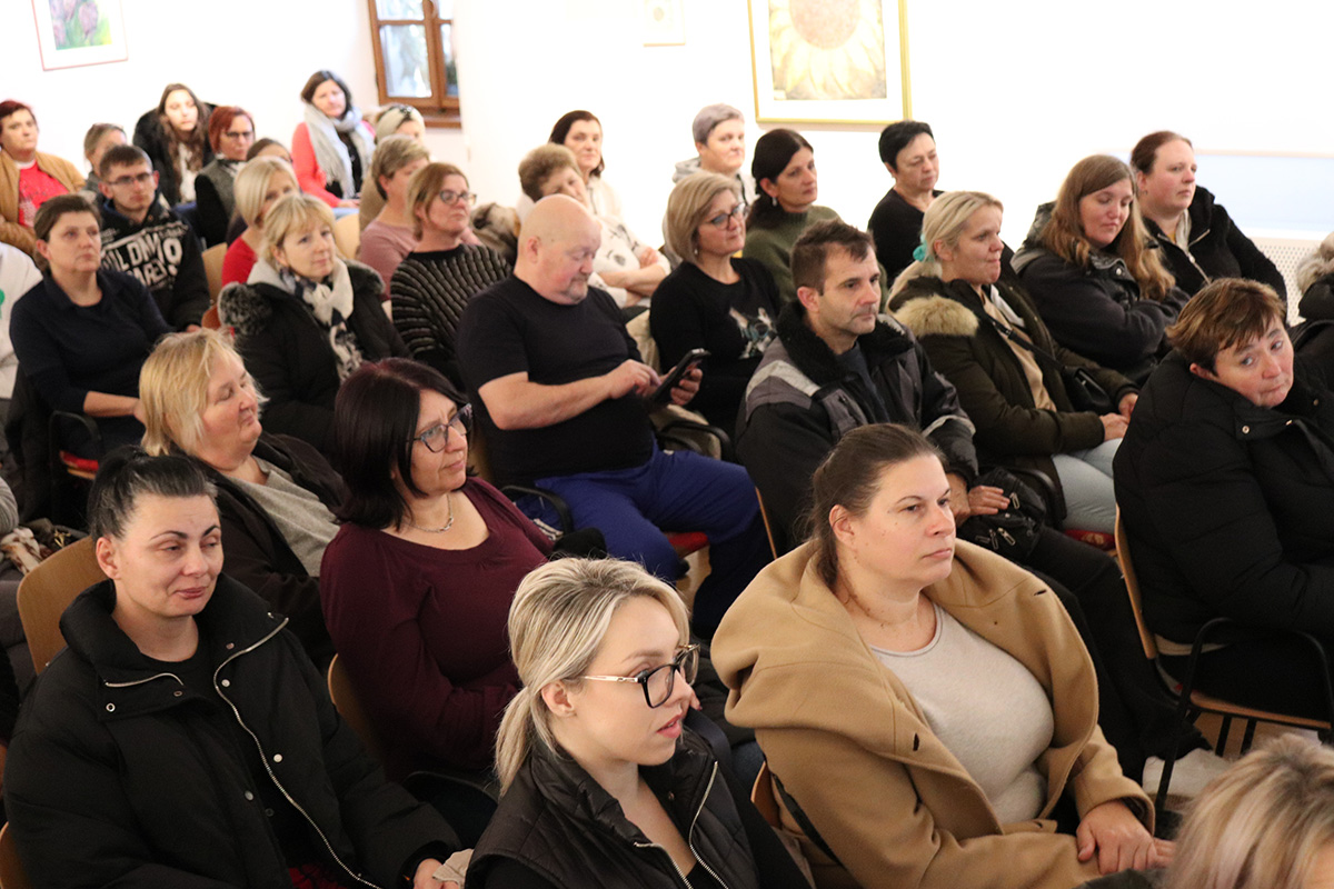 MMČ Humana Nova (27) MMČ Humana Nova (27)