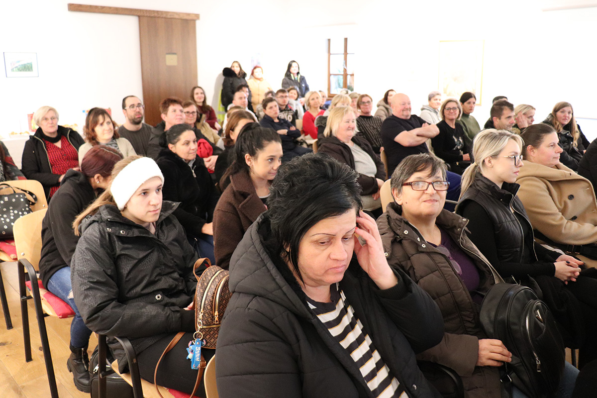 MMČ Humana Nova (8) MMČ Humana Nova (8)