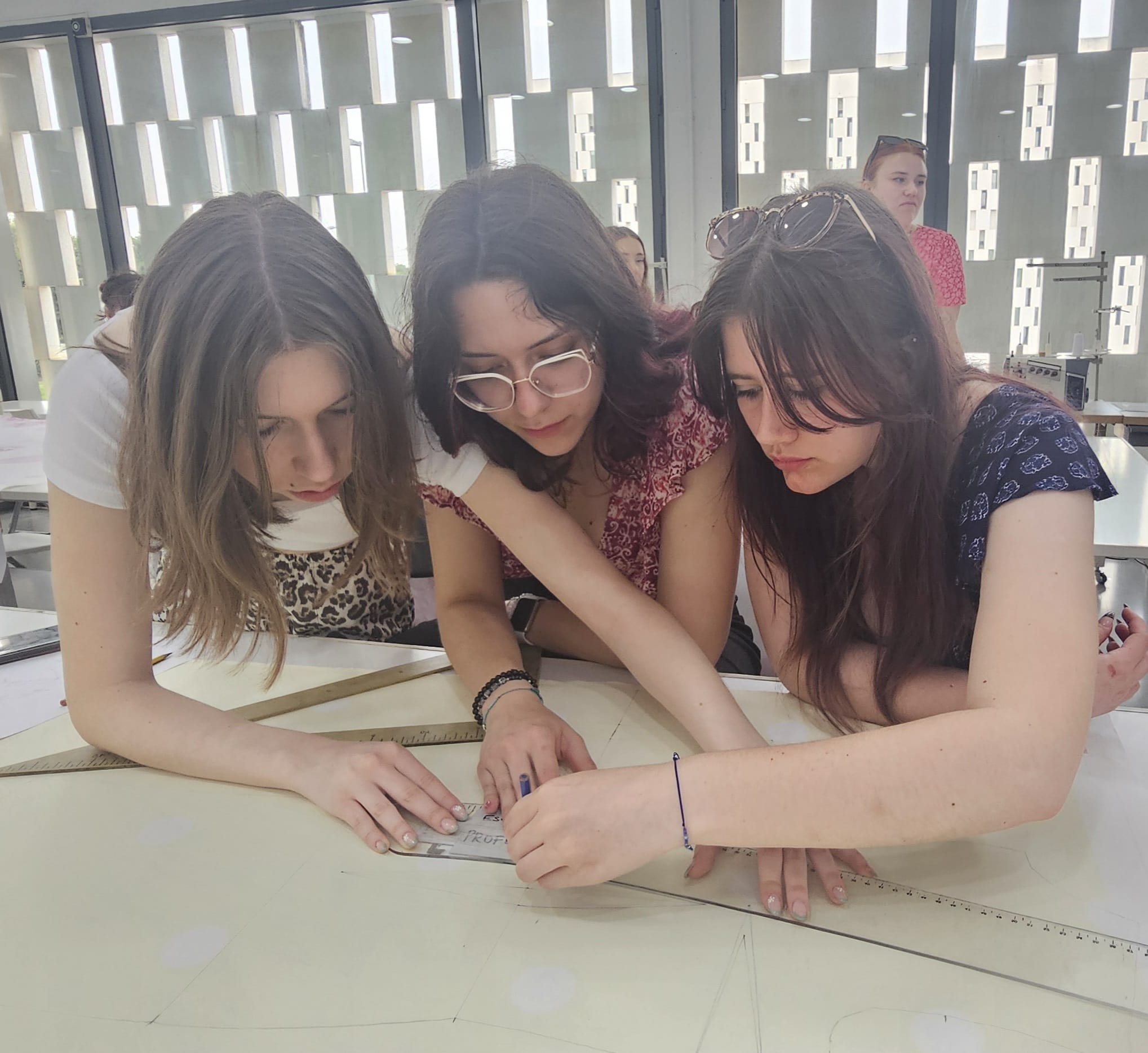 MODA U SEVILLI Učenice Gospodarske škole blistale u španjolskoj školi mode (11) MODA U SEVILLI Učenice Gospodarske škole blistale u španjolskoj školi mode (11)