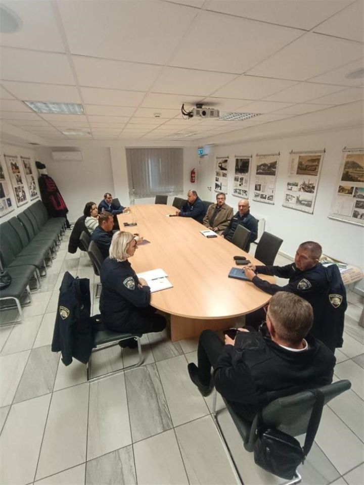 MURSKO SREDIŠĆE Održan sastanak komunalnih redara i policije s ciljem bolje suradnje na terenu (3)