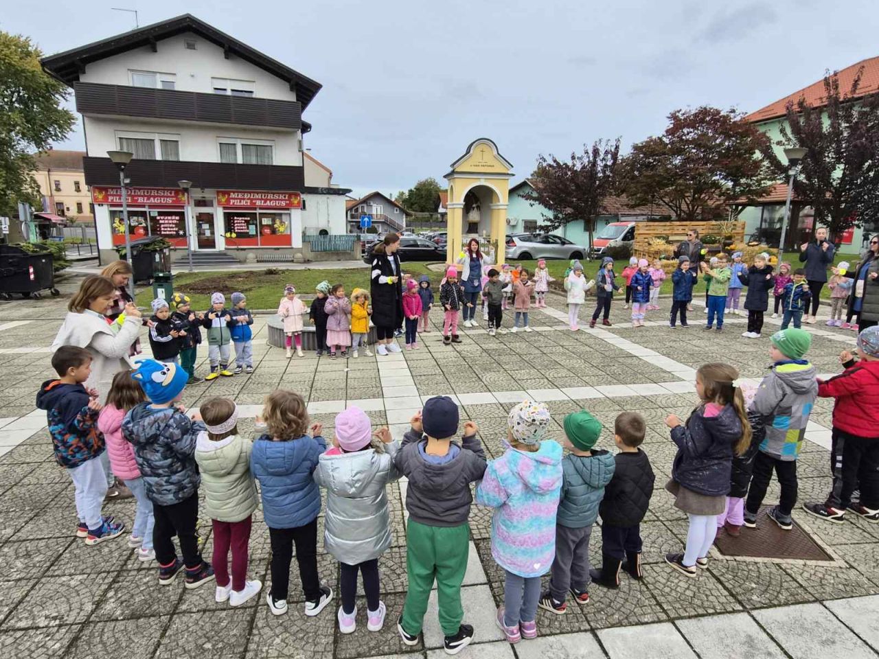 MURSKO SREDIŠĆE Šareni baloni obojili nebo – mališani iz Maslačka otvorili Dječji tjedan (1)