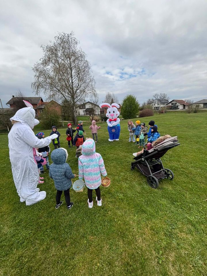 MURSKO SREDIŠĆE Uskrsni zec i zečica posjetili su mališane u Dječjem vrtiću Maslačak (5)