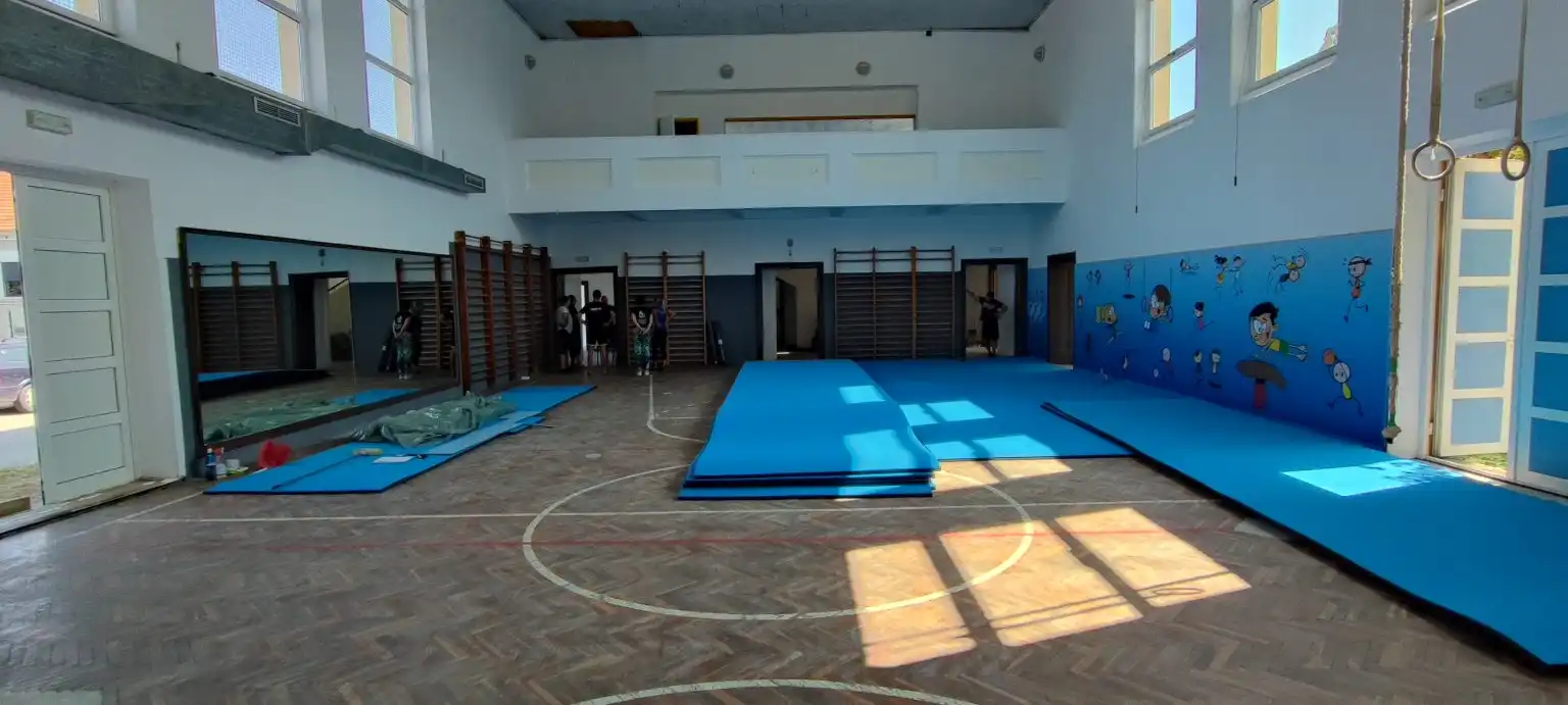 Macanov dom (14) Macanov dom (14)