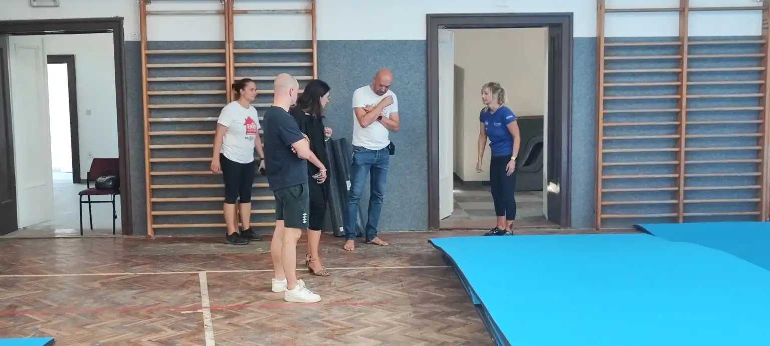 Macanov dom (30) Macanov dom (30)