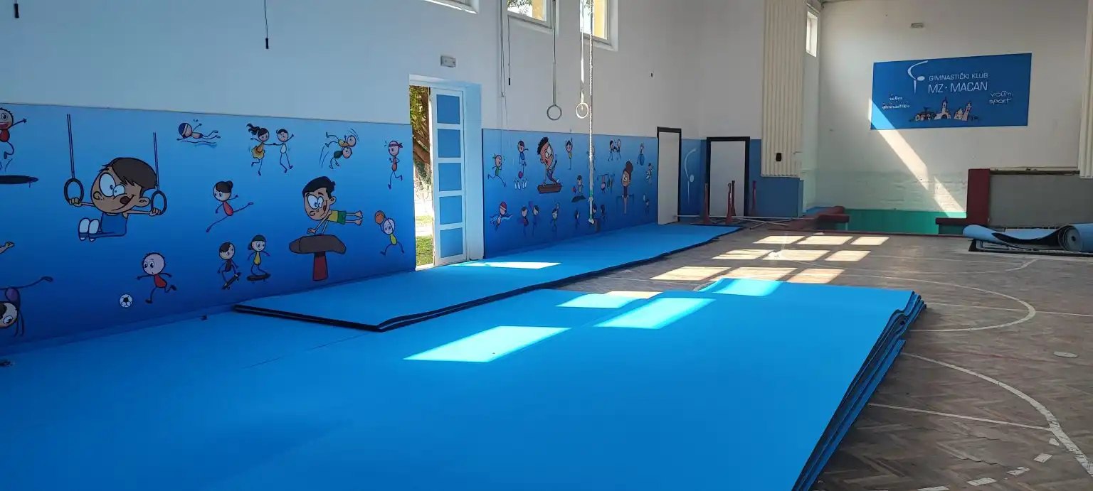 Macanov dom (4) Macanov dom (4)