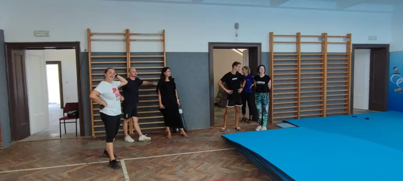 Macanov dom (7) Macanov dom (7)